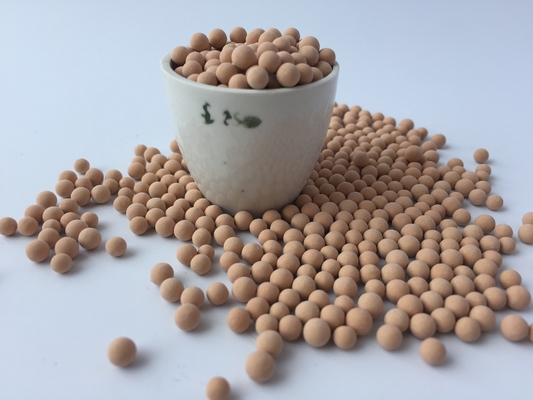 गुणवत्ता  1.6-2.5mm 4A Molecular Sieve Desiccant Granular  With 85N Compressive Strength कारखाना